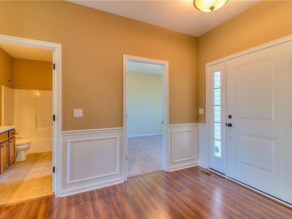 2nd image of 13977 Laurelbrook Oval