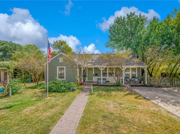 709 S Coulter Dr, Bryan, TX 77802