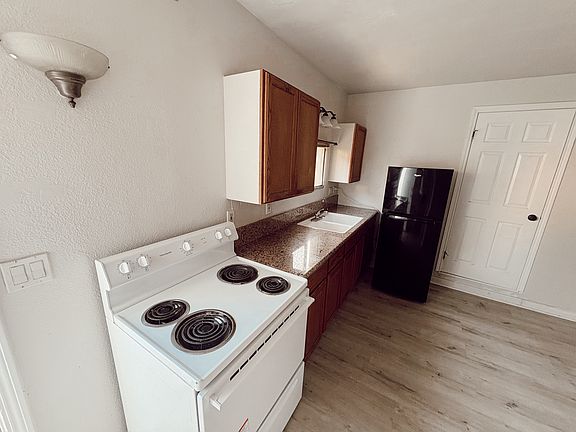 2nd image of 11324 Martha St #1/4
