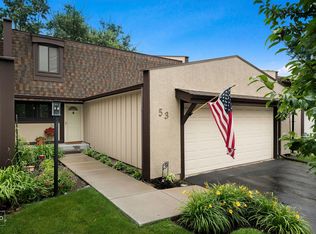 53 Briarwood Sq, Indian Head Park, IL 60525