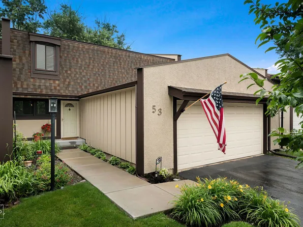 53 Briarwood Sq, Indian Head Park, IL 60525