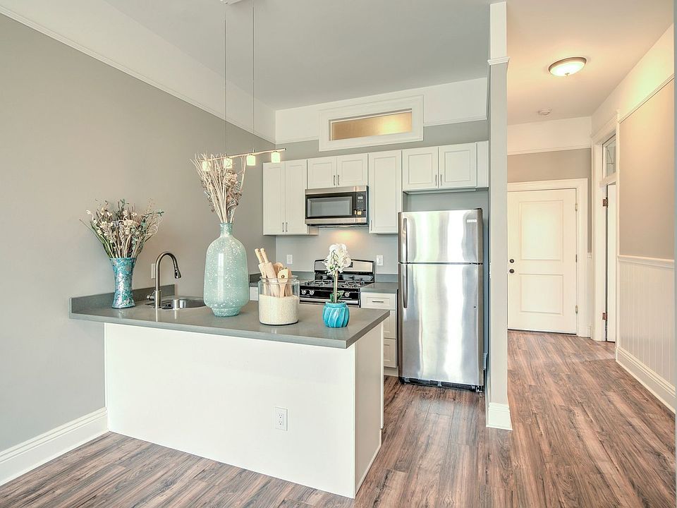 1st image of 341 Georgia St #304