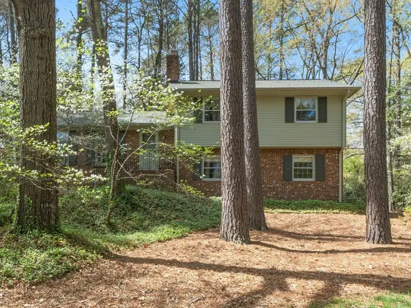 704 Emory Dr, Chapel Hill, NC 27517