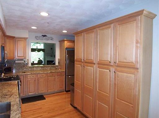 5th image of 10 Charnstaff Ln Unit 203