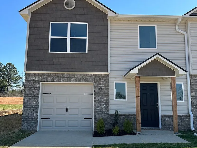 110 Marina Dr — Photo 1
