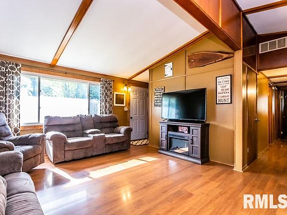 5th image of 313 Hawthorne Cir