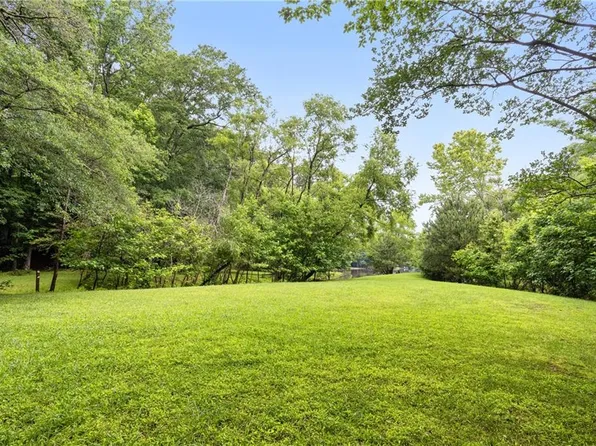 61 Lake Coweta Trl, Newnan, GA 30263