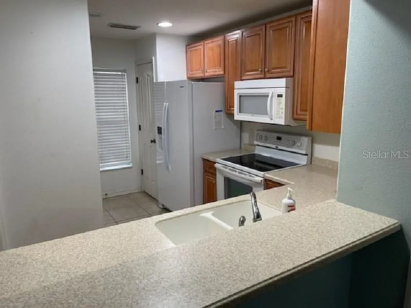 2 bed, 2.5 bath, 1146 sqft, $1,800 — Photo 2