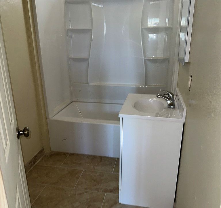 9601 Clovis Ave Los Angeles CA Zillow