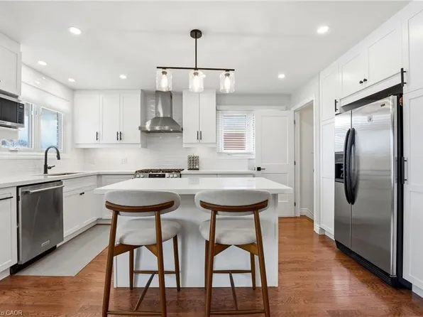 48 Champlain Ave, Hamilton, ON L8G 2H7