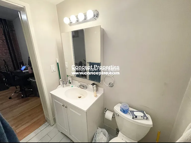 51 Joy St #1R — Photo 8