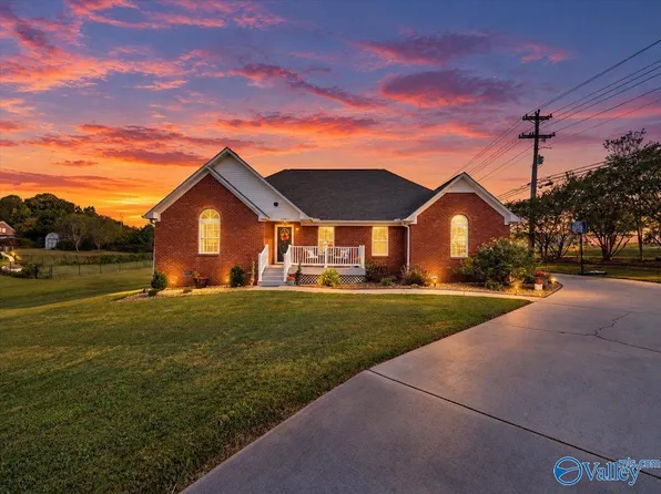 24991 Blossom Ln, Athens, AL 35613