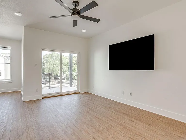 2333 Benbrook Blvd — Photo 29