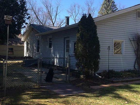 5th image of 25 Windsor Dr