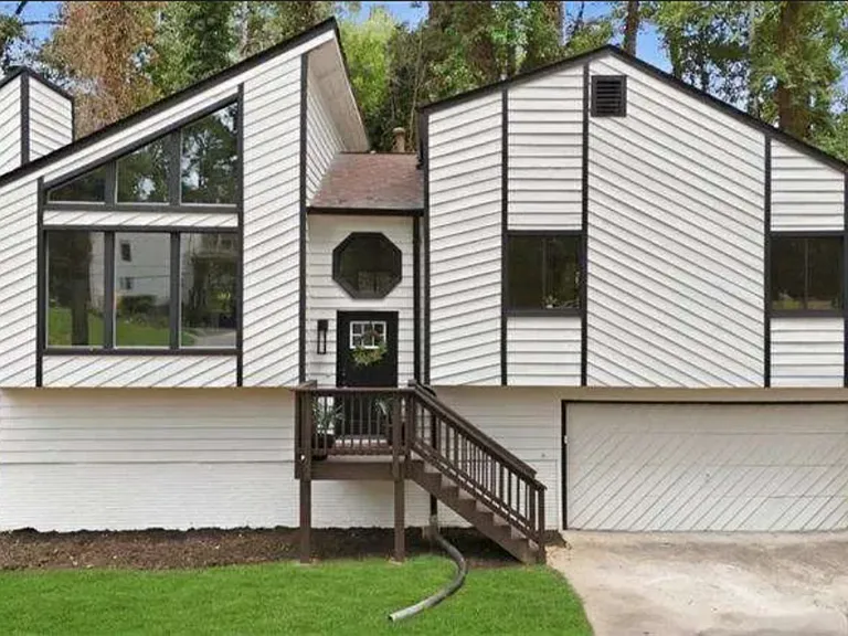 1781 Jody Dr NE — Photo 1