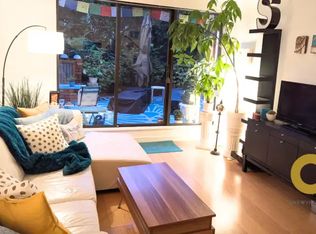 2080 Maple St #105, Vancouver, BC V6J 4P9