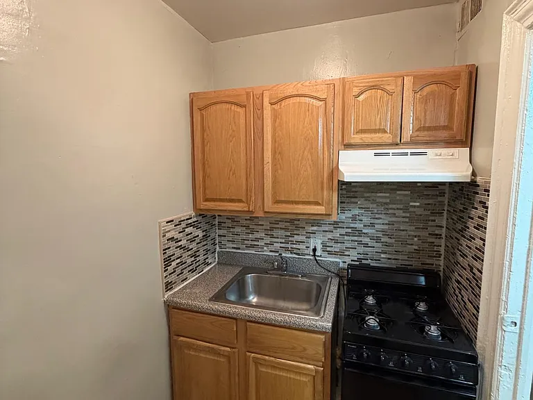 330 Mount Prospect Ave #19 — Photo 2