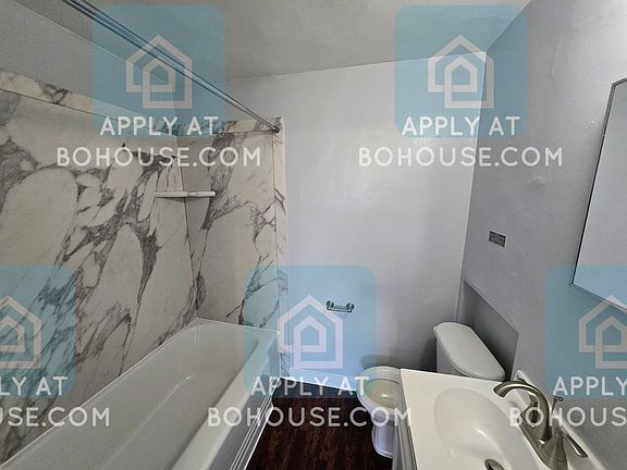 3rd image of 3014 McArthur Dr APT 3
