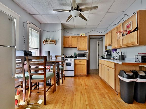 3rd image of 554 W Mifflin St