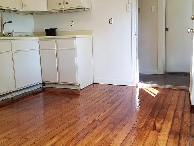 3618 Coliseum St #F — Photo 3