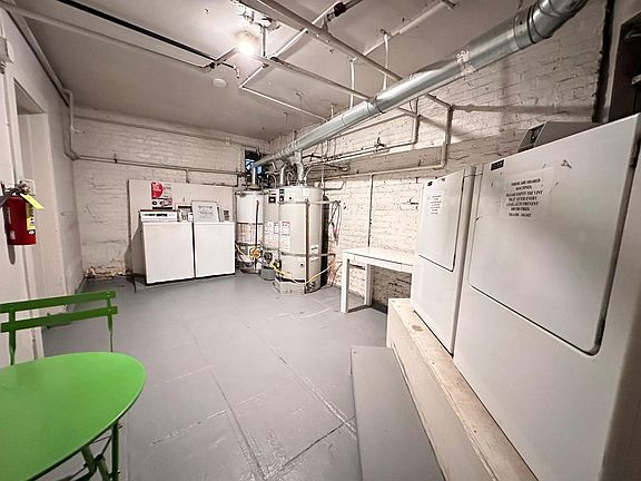 5th image of 1739 Pine St APT 25