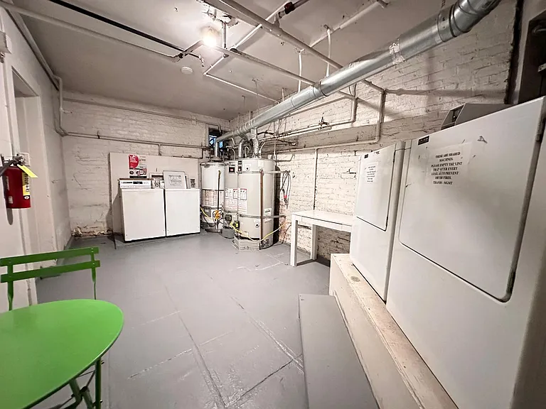 1739 Pine Street — Photo 5
