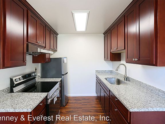 5th image of 1534 S Delaware St
