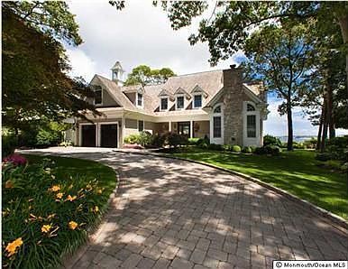 2nd image of 25 Cranmoor Dr