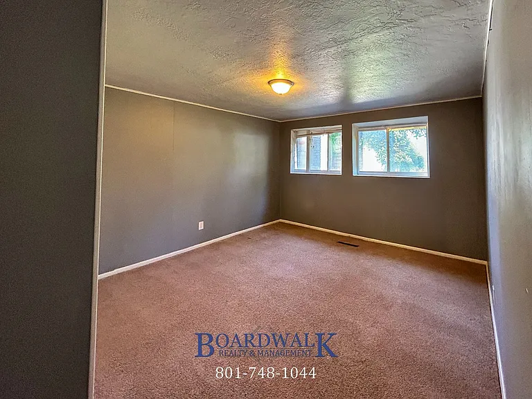 1528 E 8640 S — Photo 12
