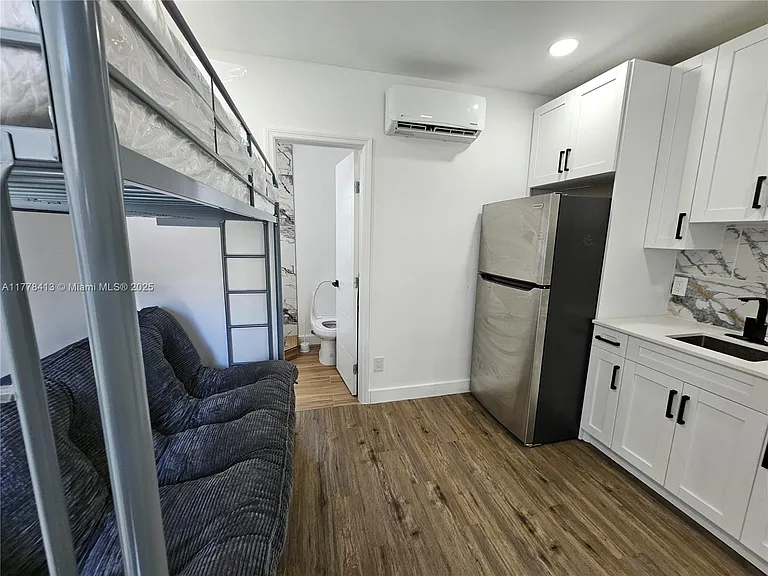 1946 Pierce St #6 — Photo 22