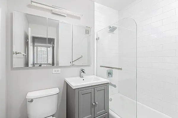 Rented by Level Group | media 3