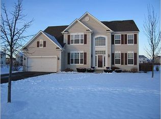 667 Versailles Dr, Bartlett, IL 60103