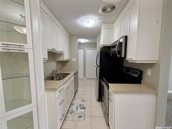 5th image of UNIT 206-4615 Rae STREET