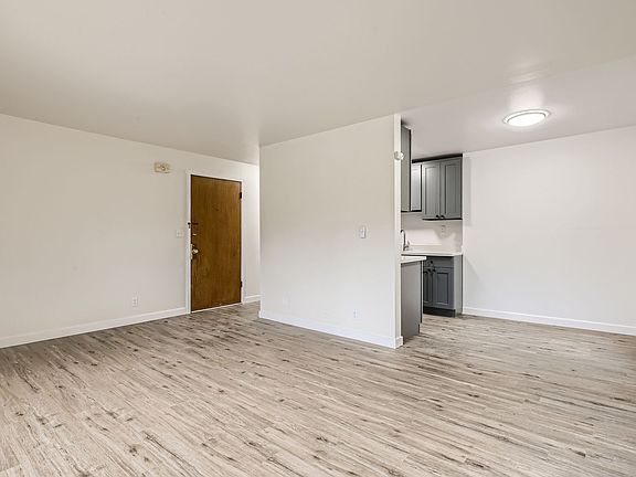 3rd image of 1003 N 50th St APT 5