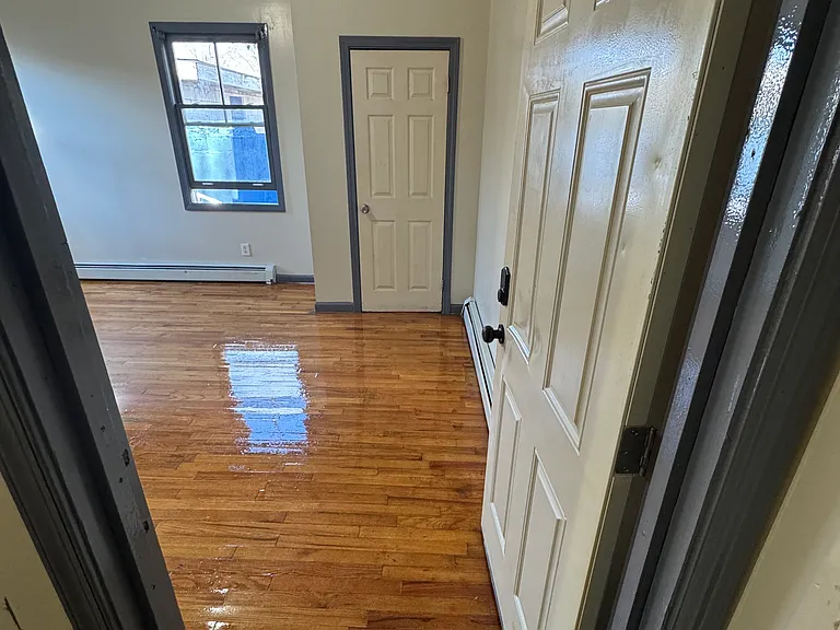 425 Park Ave #2 — Photo 6