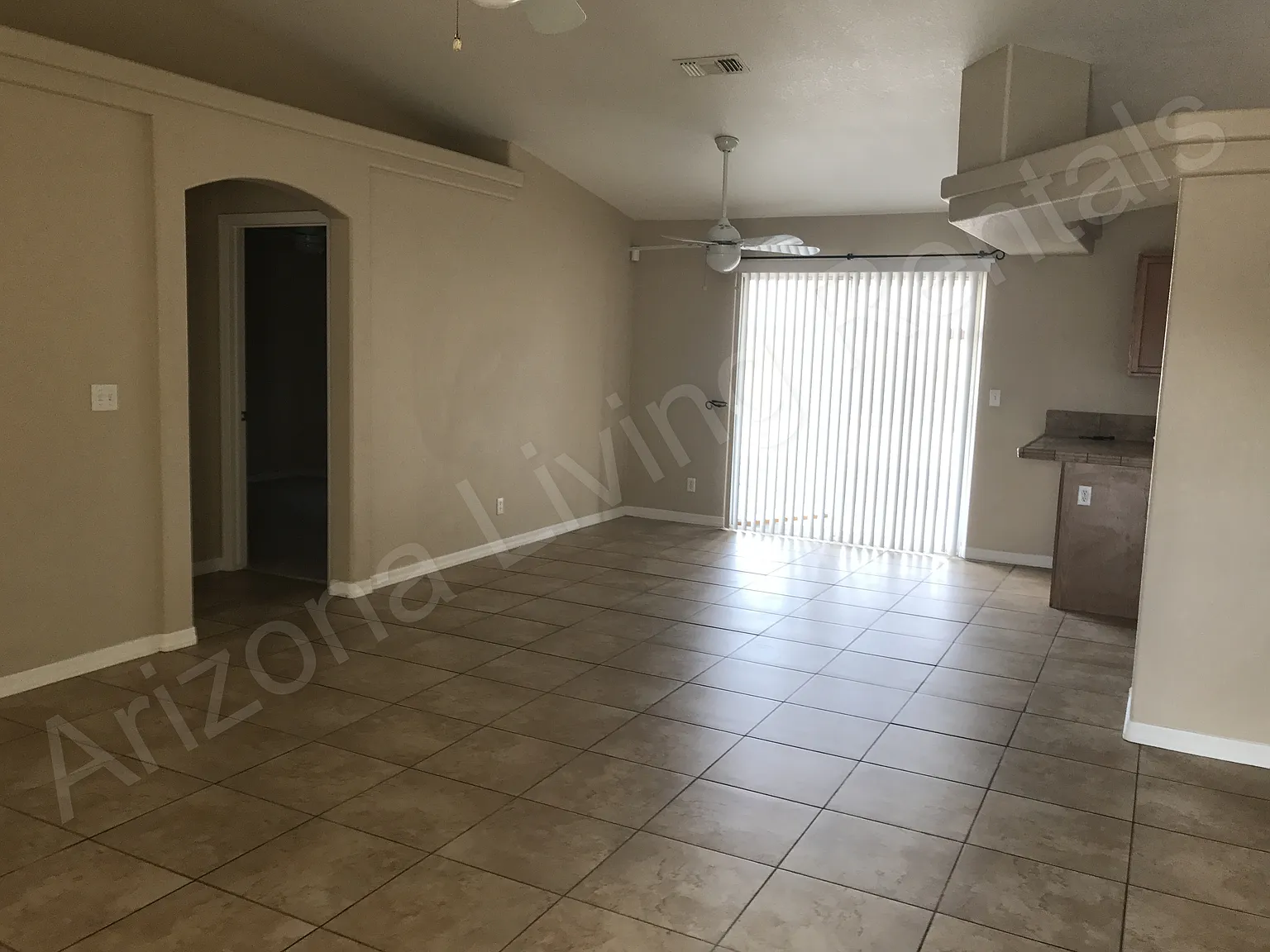 3 bed, 1409 sqft, $1,750 — Photo 3