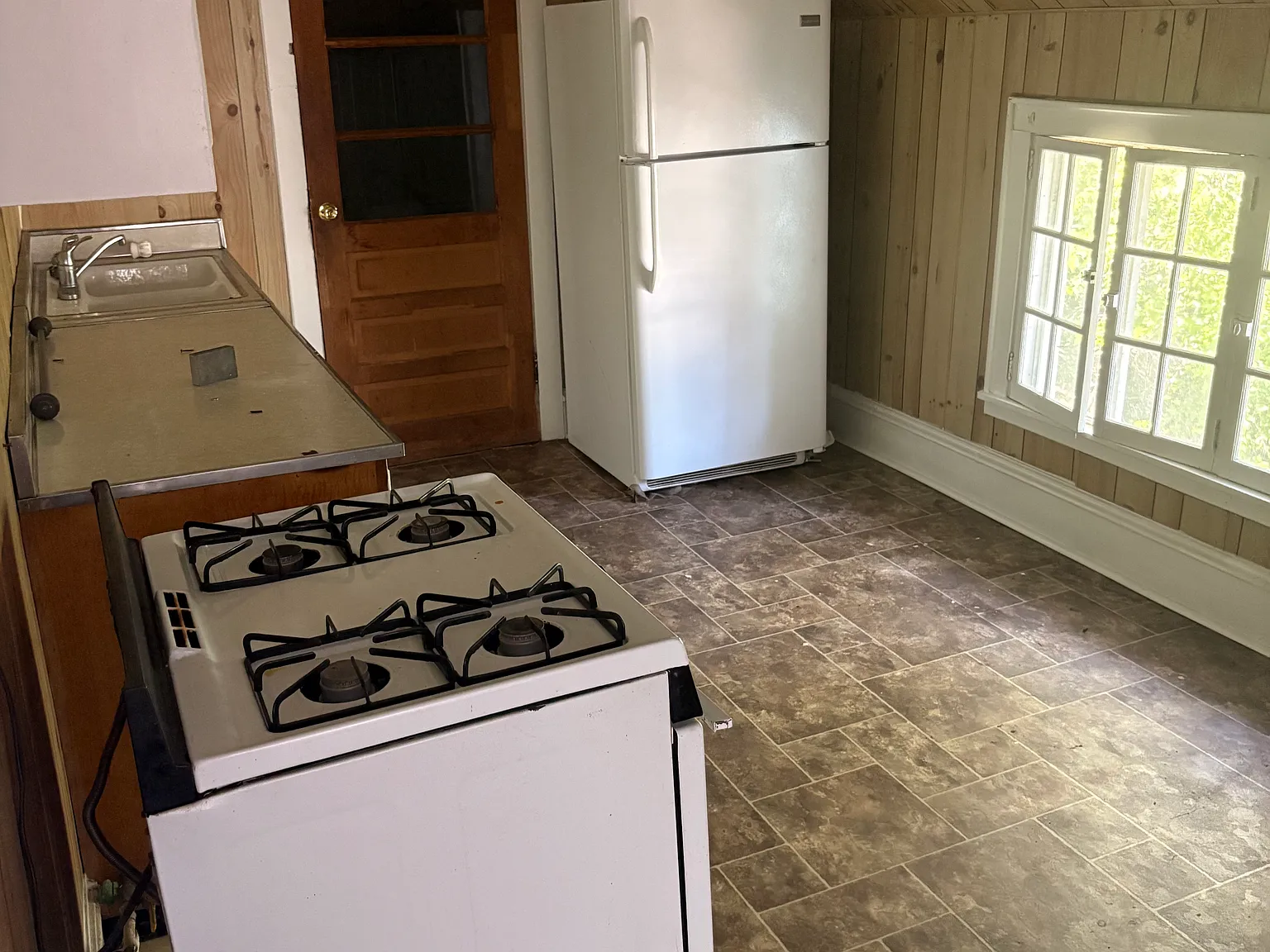 2 bed, $825 — Photo 3