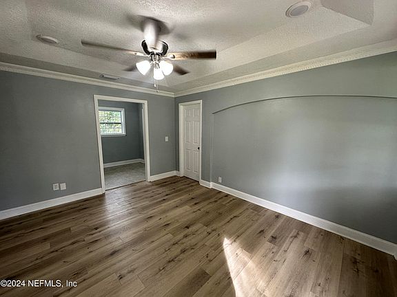 3rd image of 13254 GALWAY Avenue