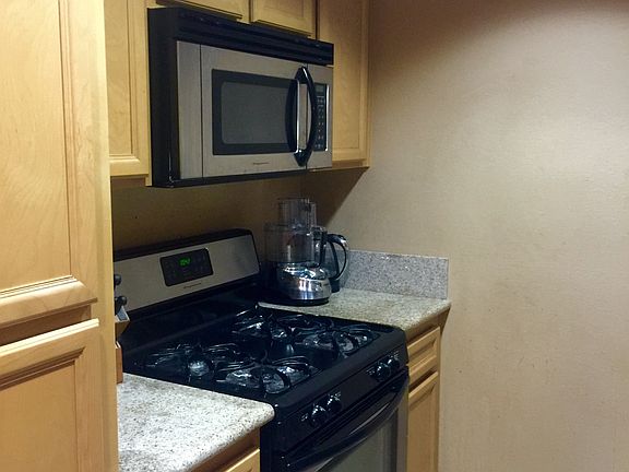 3rd image of 3647 Jasmine Ave. #104