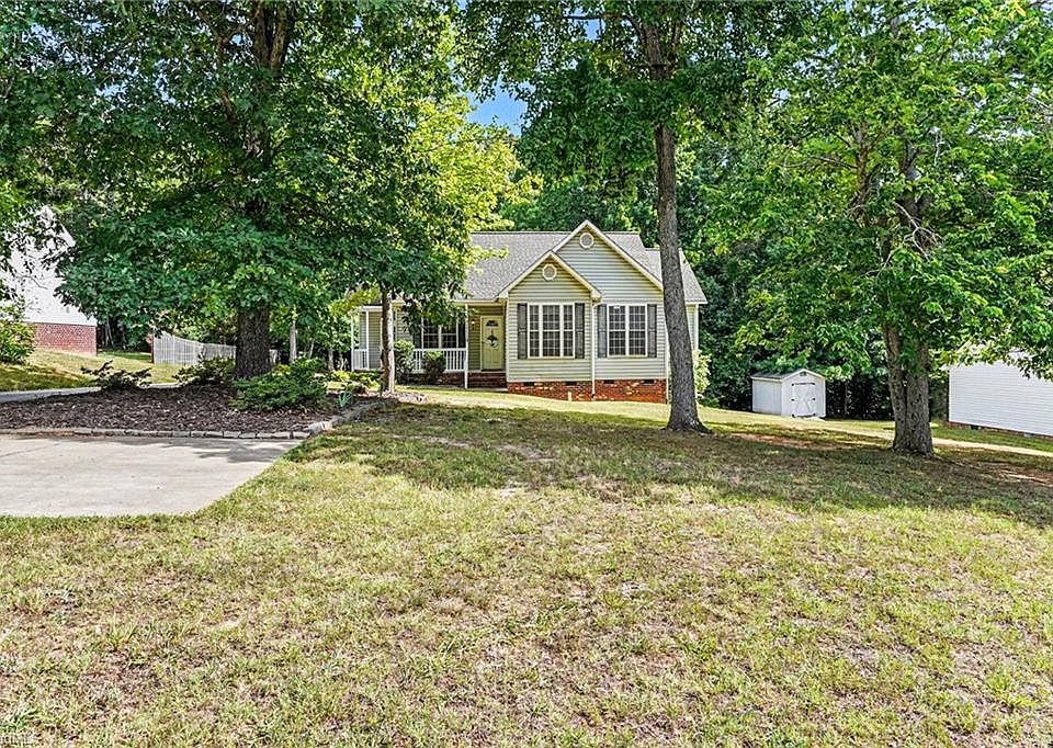 1st image of 709 Old Castle Dr