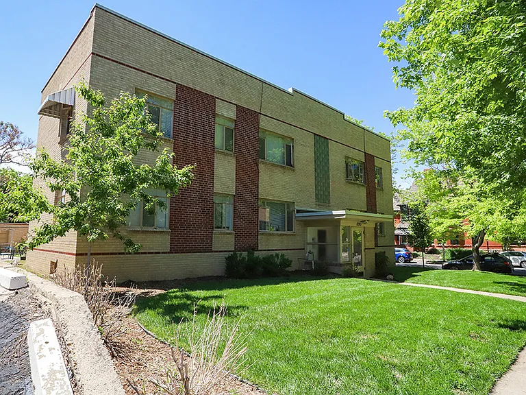 1283 Elizabeth St — Photo 25