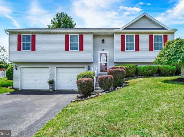 137 Berkshire Ln, Stewartstown, PA 17363