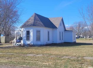 415 W 4th St, Golden, IL 62339