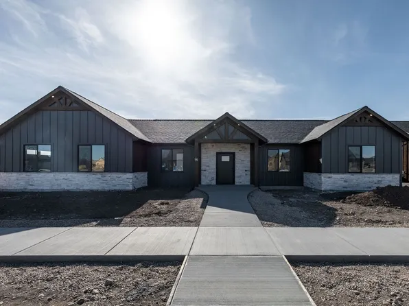 582 Aspen Ave, Sugar City, ID 83448