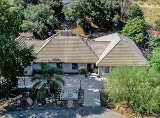 23469 Newhall Ave, Newhall, CA 91321