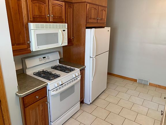 4th image of 11119 Danbury Ave