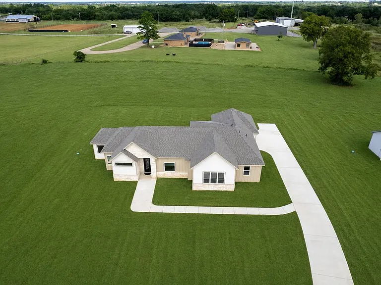 211 Vaughn Ln — Photo 25