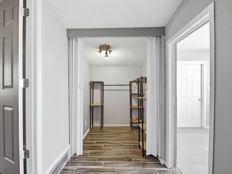 163 W Klosterman Rd — Photo 20