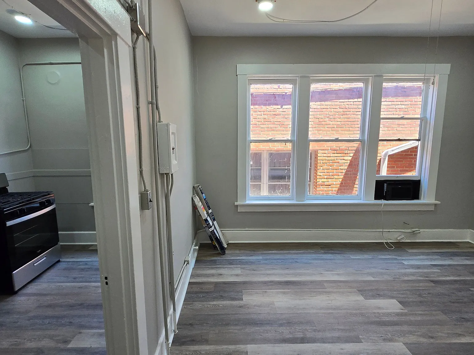 1 bed, 1.0 bath, 400 sqft, $850 — Photo 2