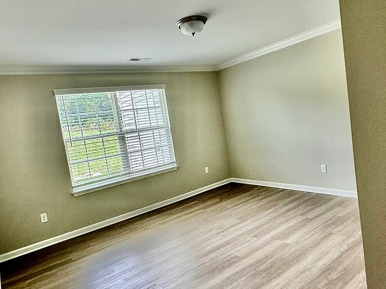 214 Berryfield Dr — Photo 8